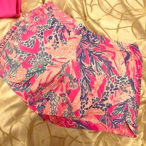 Lilly Pulitzer NWOT stretch beach shorts